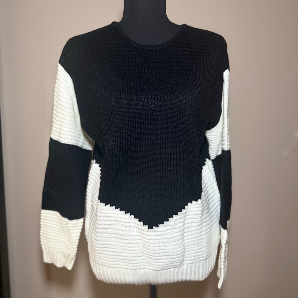 Woven Right Black White Colorblock Knit Sweater NWT S